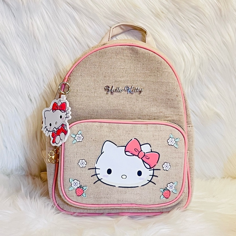 Hello Kitty Backpack - Picture 1 of 5